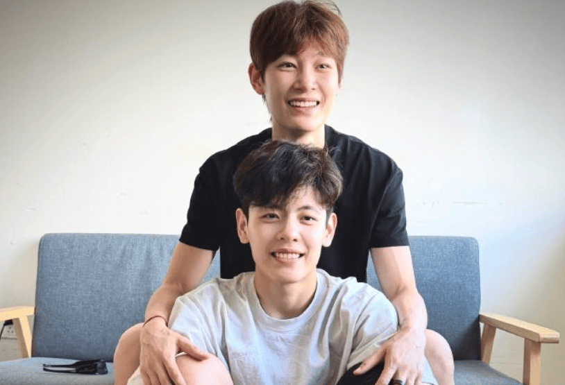 入到中国女, 妹二人都因, 汇合 入到中国女, 妹二人都因, 汇合